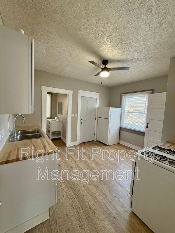 Building Photo - 255-257 Fountain Avenue