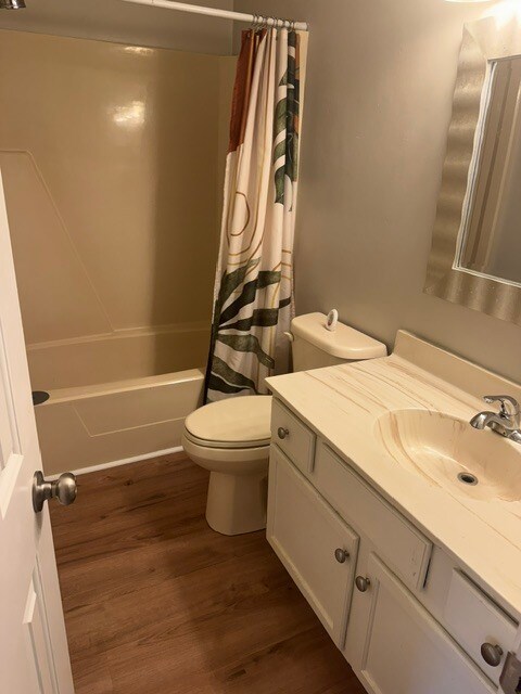 Building Photo - 4 Riverview Ct