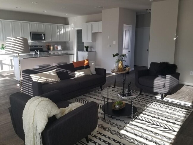 Building Photo - 138 Lullaby Dr