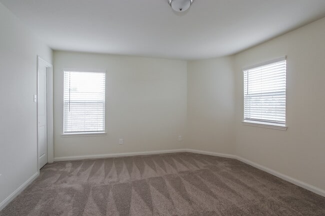 Building Photo - 27008 Leonardo Dr