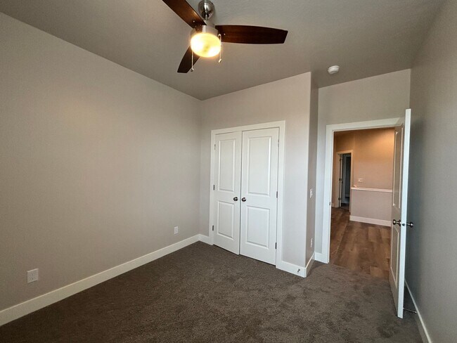 Building Photo - BRAND NEW TOWNHOME FOR RENT!
