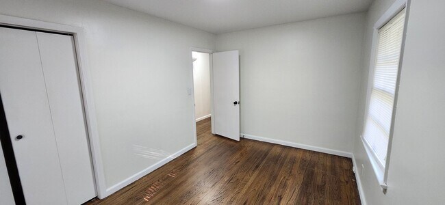 Building Photo - 3 bedroom home near base