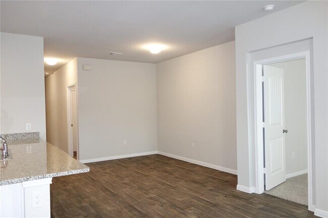 Building Photo - 632 Independence Ave