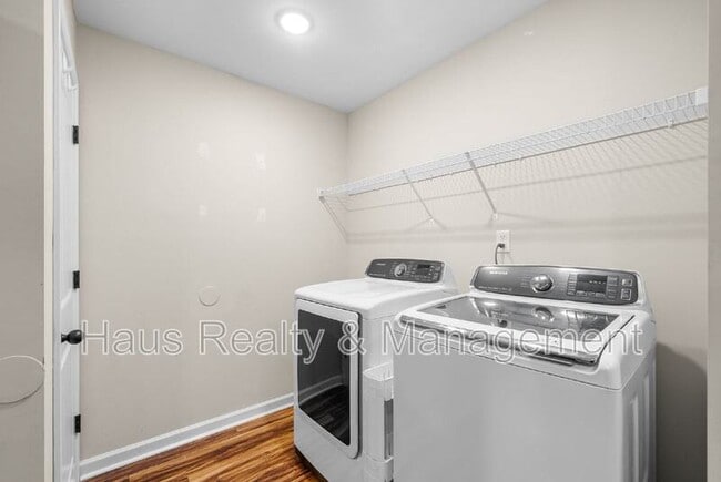 Building Photo - 1709 Evans Rd