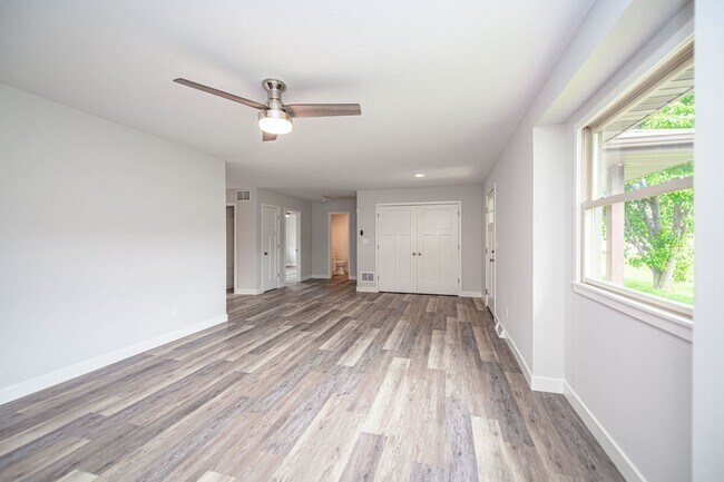 Building Photo - GEORGETOWN Duplex - SW Columbia – 3 Bed, 3...