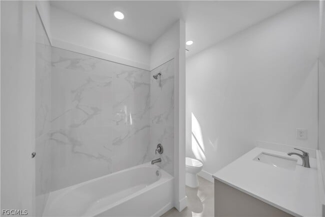 Building Photo - 1904 East 11th Street