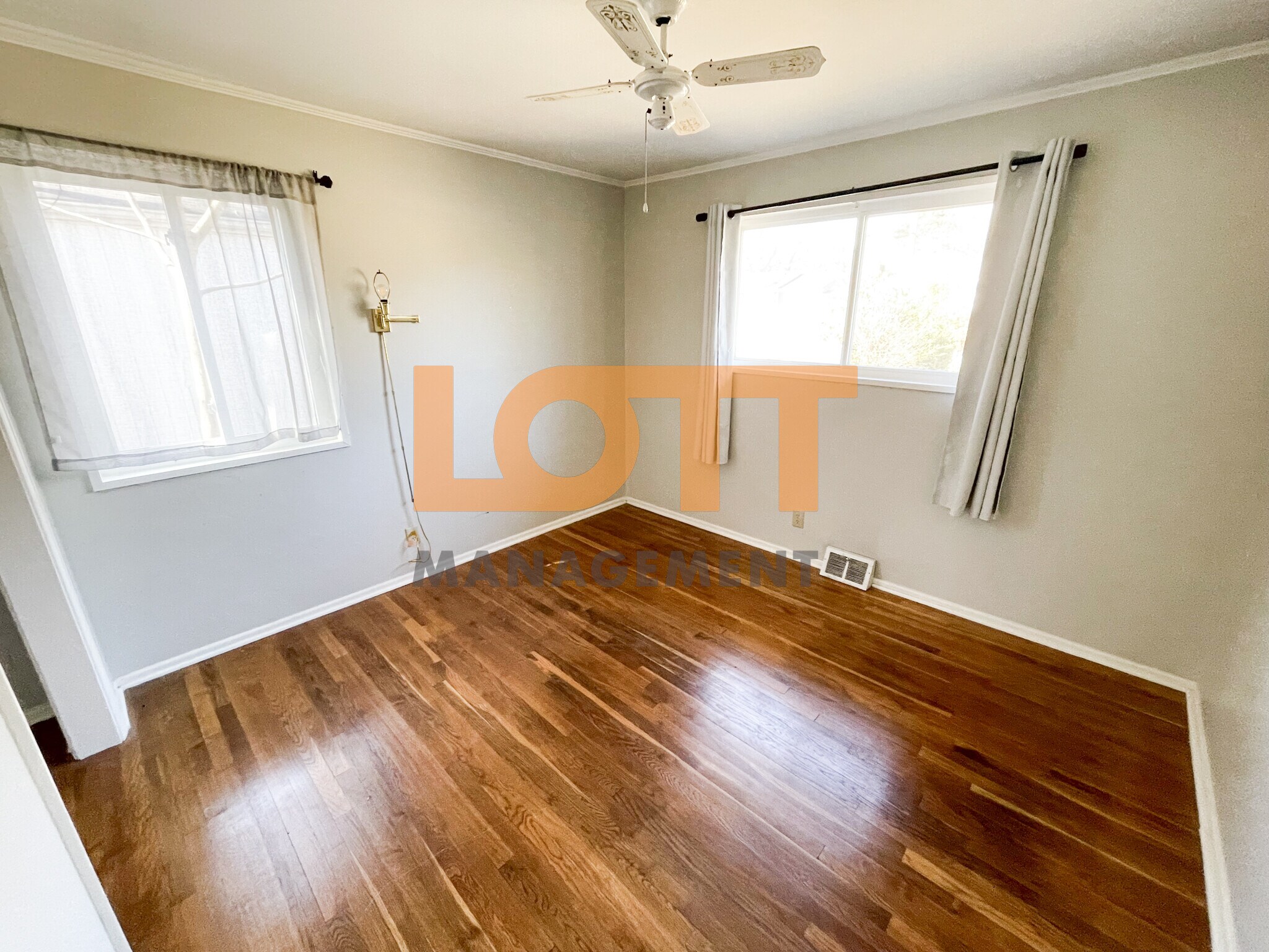 Building Photo - 126 Forestdale Dr