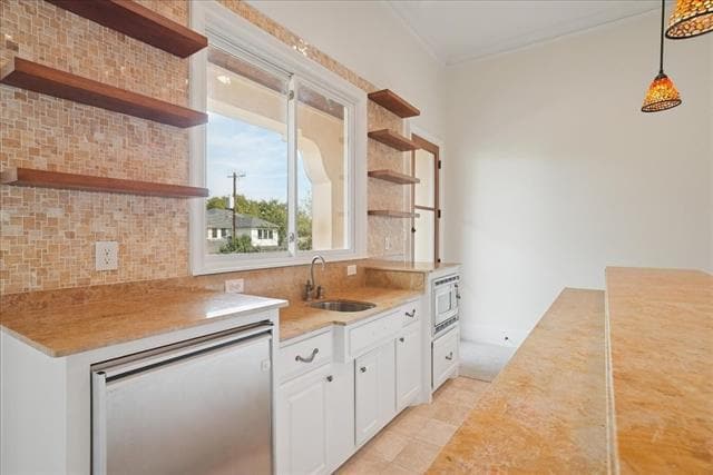 Building Photo - 6807 Lupton Dr