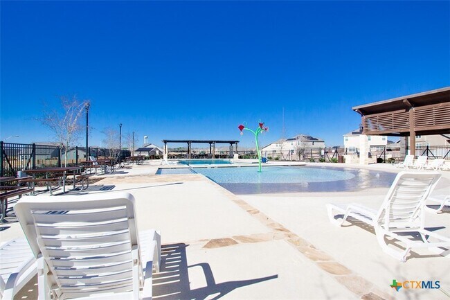 Building Photo - 1915 Chiffchaff