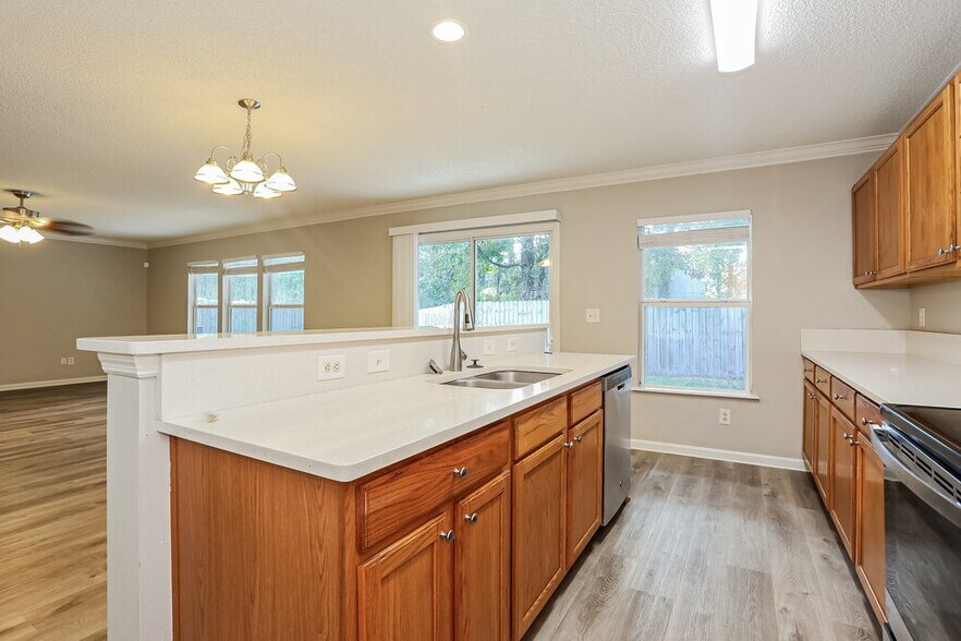 Building Photo - 12248 Pebble Point Dr W