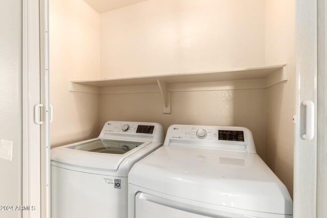 Building Photo - 3212 E Oraibi Dr