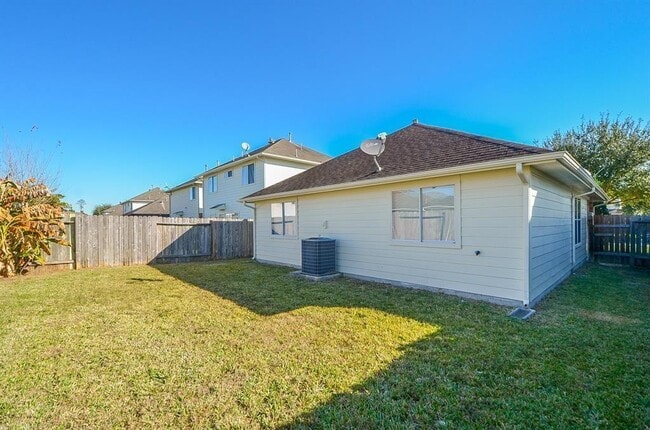 Building Photo - 14923 Sunset Bay Ct