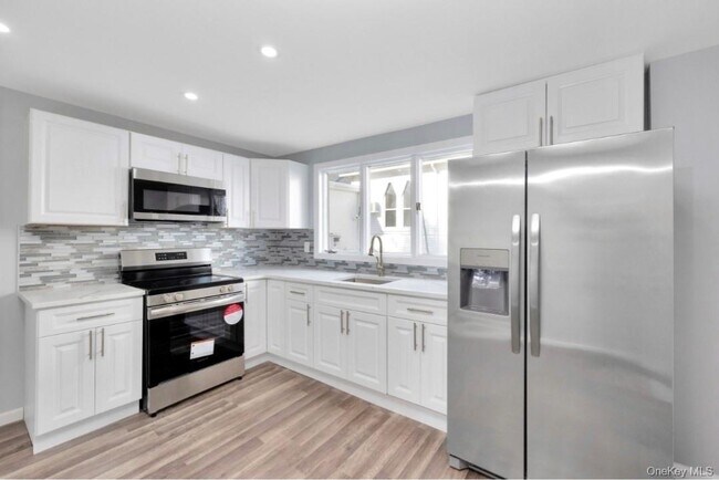 Building Photo - 178 N Ocean Ave