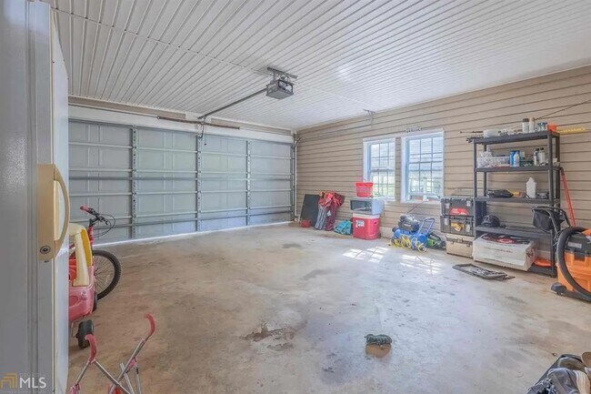 Building Photo - 545 McGee Rd