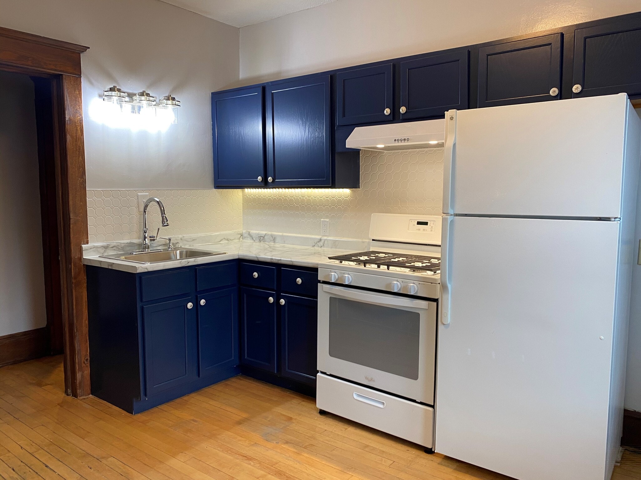 KITCHEN - 2217 Jackson St NE