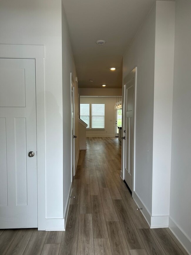 Building Photo - Stunning 3/2 Rental Unit in Prime Simpsonv...
