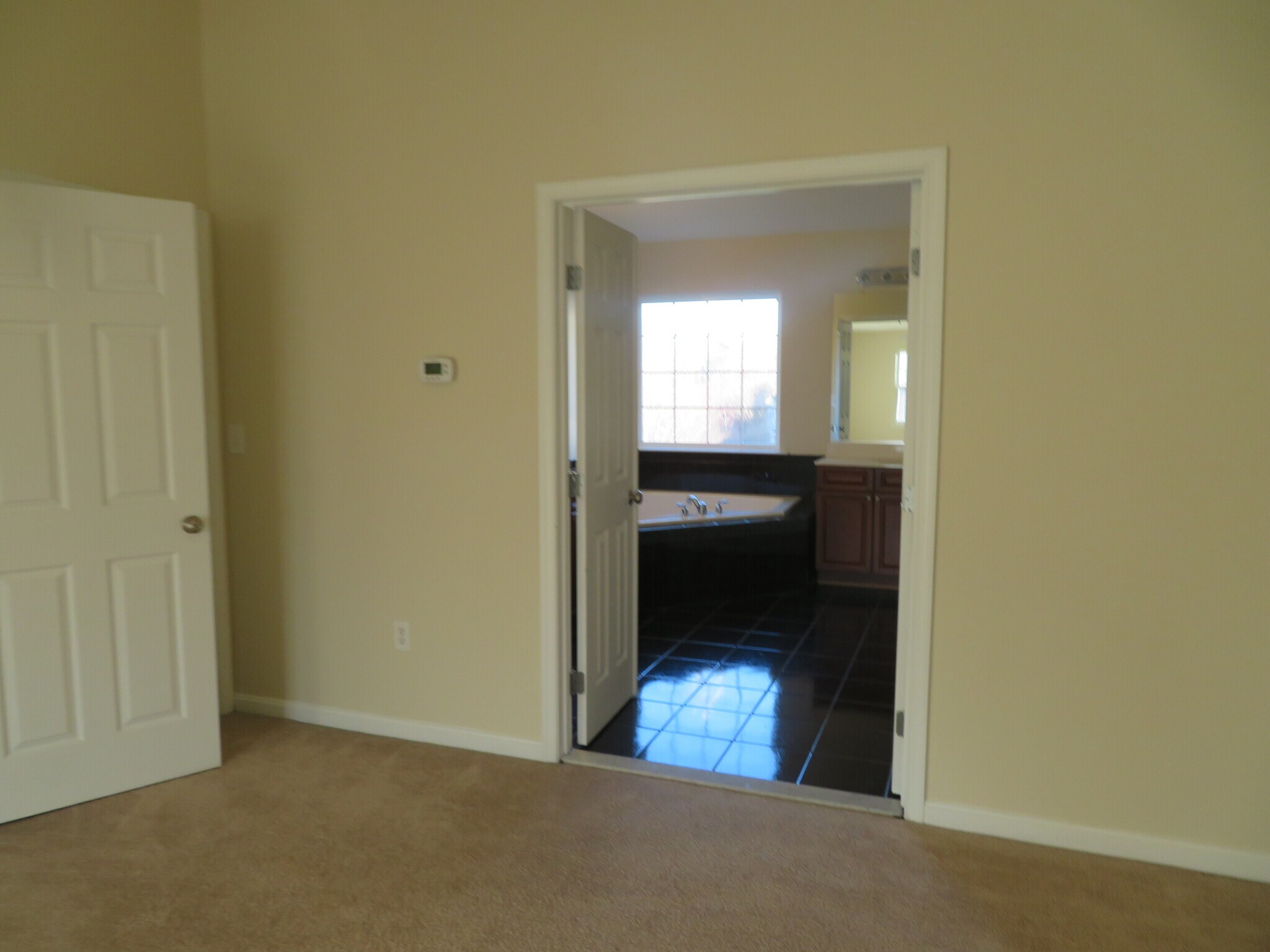 Building Photo - 3700 Bedford Dr