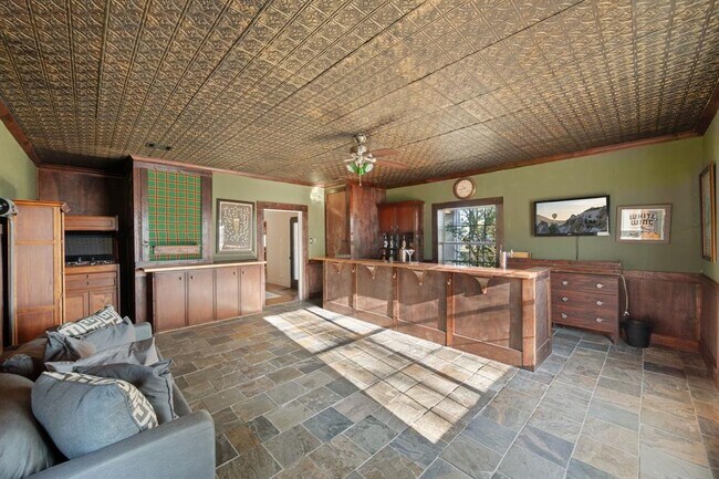 Building Photo - 158 Uriah Dr