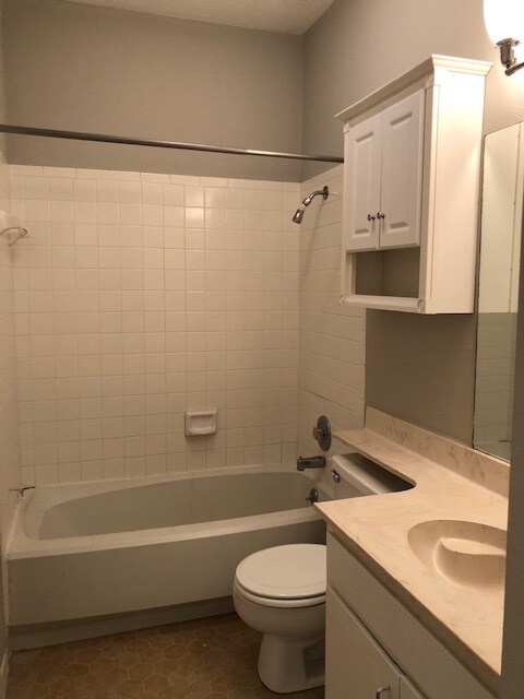 Building Photo - 106 E 30th St