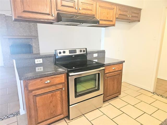 Building Photo - 731 Bristol Dr