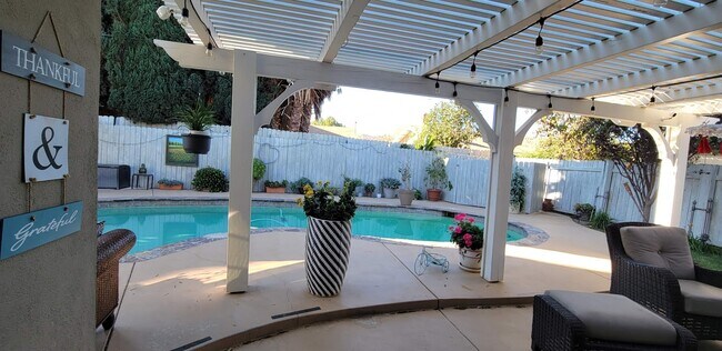 Building Photo - 1934 Buell Ct