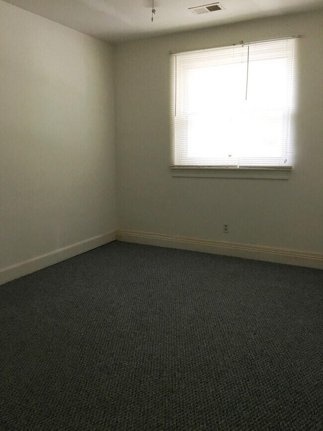Building Photo - wacc405