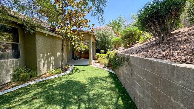 Building Photo - Discover your dream home in the heart of H...