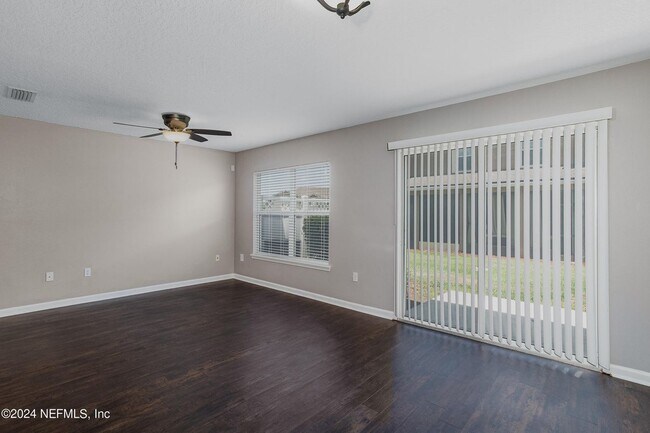 Building Photo - Beautiful 2/2.5 in Fleming Island