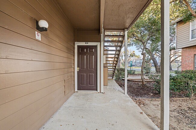 Building Photo - 3607 W Northgate Dr