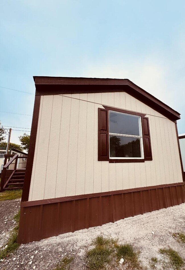 Building Photo - 2432 W Austin St