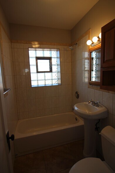 Building Photo - 4408 W Belden St