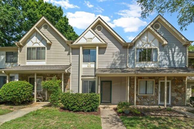 Building Photo - 4091 N Course Dr