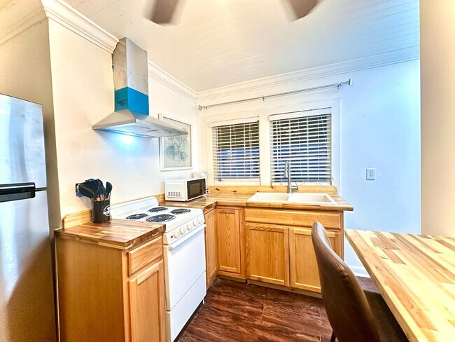 Building Photo - 3760 Addis Ln