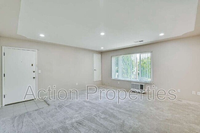 Building Photo - 1121 Garfield Ave