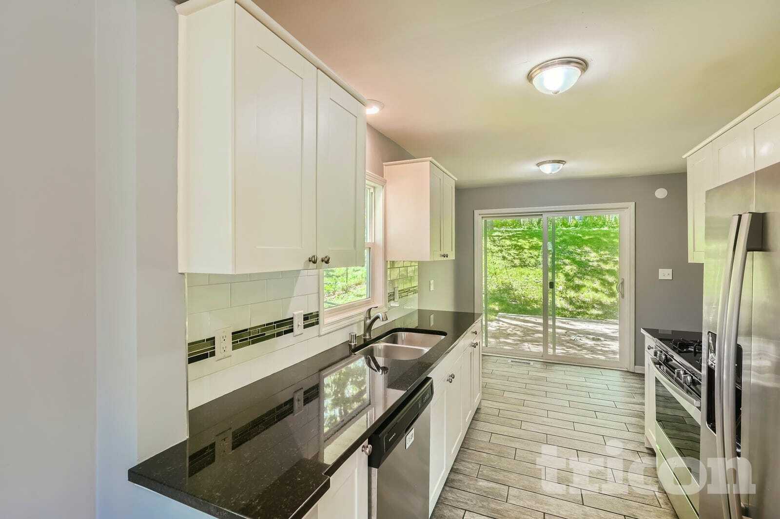 Building Photo - 5728 Xerxes Ave S