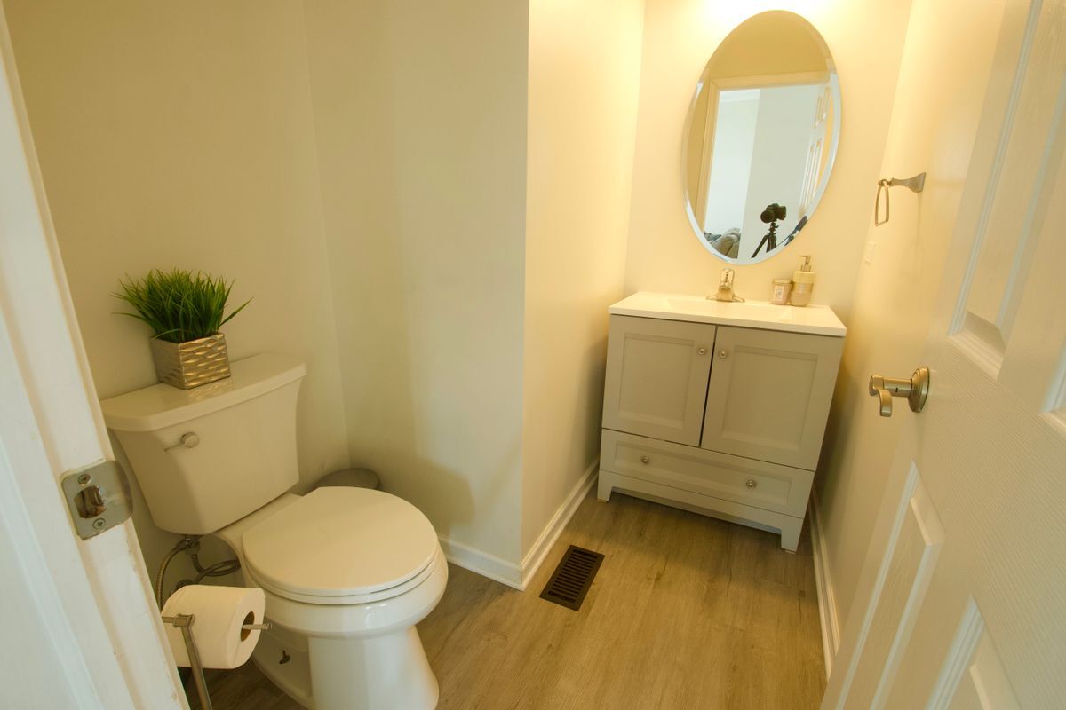 Building Photo - 3128 Valley Falls St