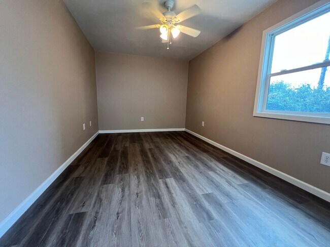 Building Photo - Charming Home With Detached Workshop And S...