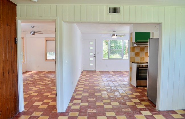 Building Photo - 1274 36th St