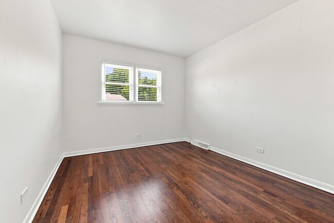 Building Photo - 630 Hibbard Rd