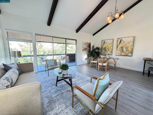 Primary Photo - 2075 Ascot Dr