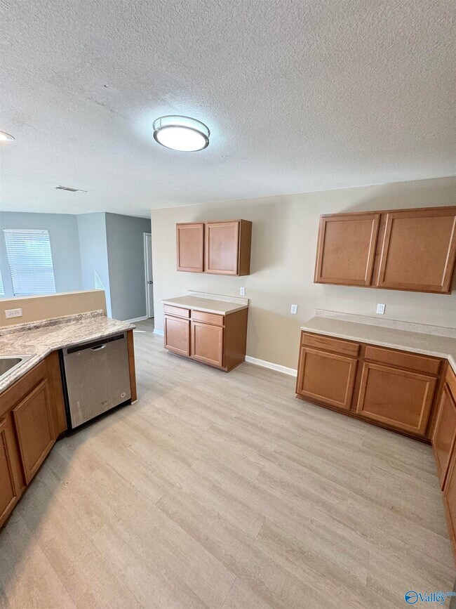 Building Photo - 207 Millbury Ct