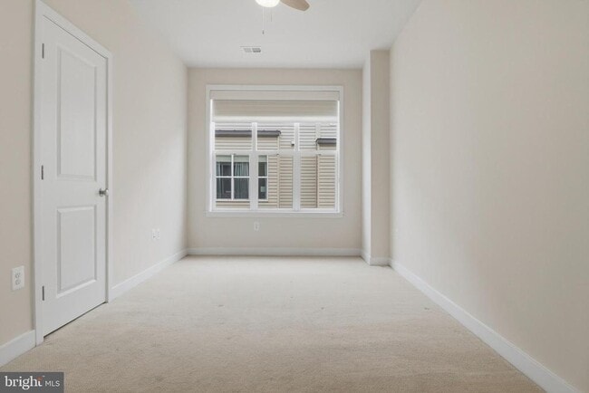 Building Photo - 16199 Columbus Ave