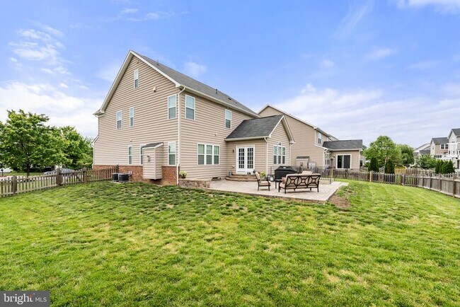 Building Photo - 25792 Racing Sun Dr