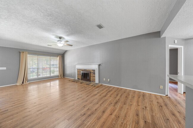 Building Photo - 7 Rockridge Ct