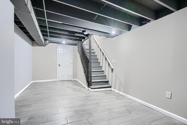 Building Photo - 1127 Sargeant St
