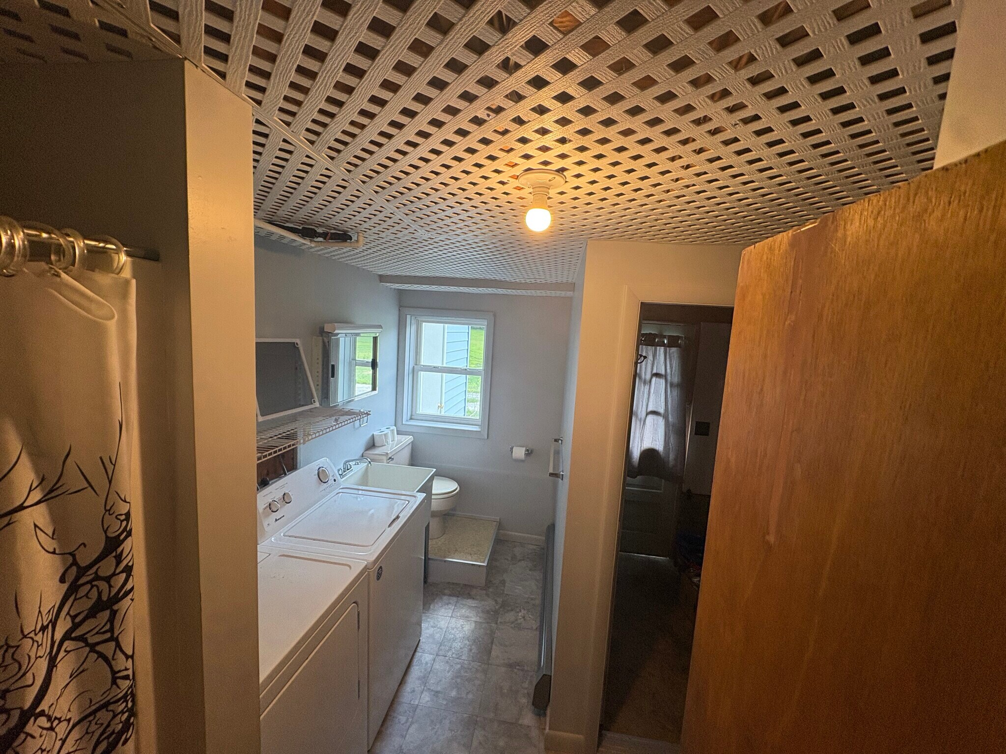 Bathroom/washroom - 132 Piper Rd