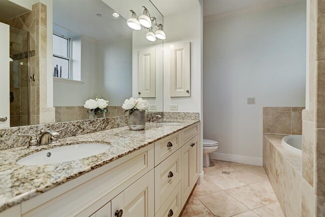 Building Photo - 1419 Montrose-ID711.2