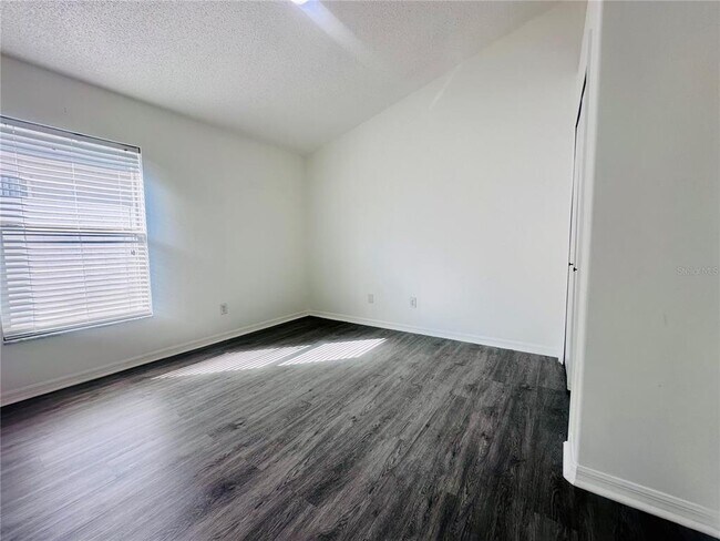 Building Photo - 2663 Oneida Loop