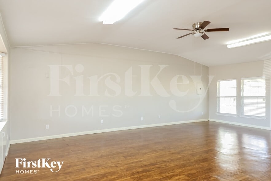 Building Photo - 6127 Bright Valley Dr