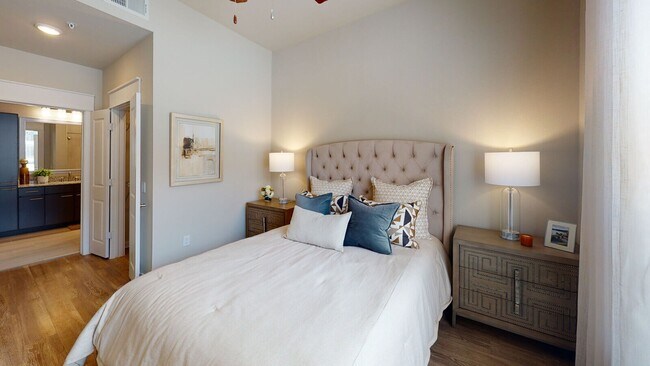 Building Photo - Comfort Meets Style — Now Leasing Spacious...